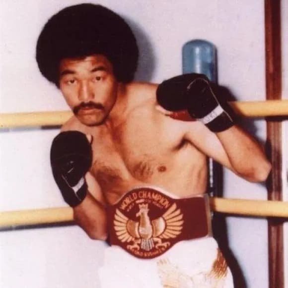 【画像】 40年前の具志堅用高さん、ガチで強いｗｗｗｗｗｗｗｗ