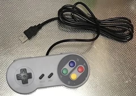 ゲーム「未だに十字キーとボタンのコントローラー使ってます」←これｗｗｗ