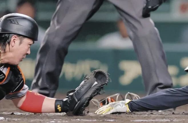 甲斐拓也は今でも『あれは絶対にタッチしていた』と言ってるのだろうか