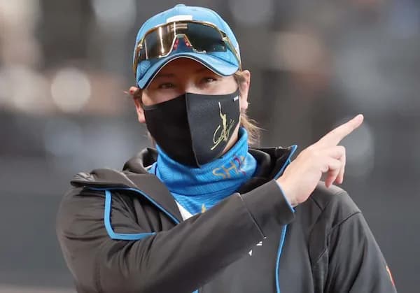 センターショートピッチャー郡司、誕生かｗｗｗｗｗｗｗ