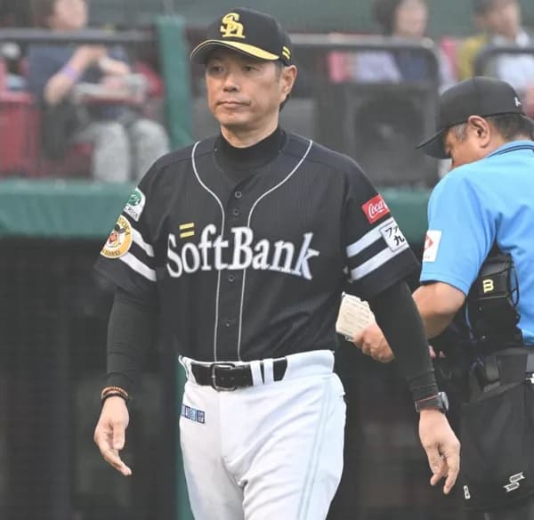 小久保監督ブチギレ　取材一言５秒で切り上げ「打てない、守れない、ピッチャーに迷惑をかけすぎ」