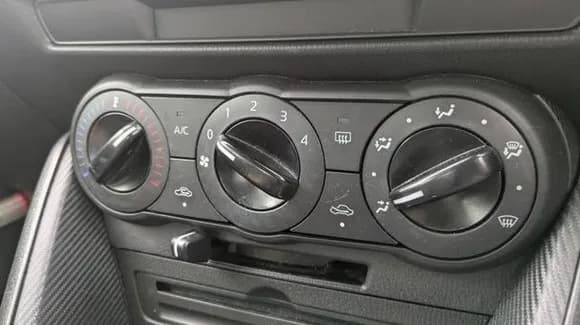 【急募】車のエアコン壊れたんやがどこにもっていくのがベストなんや？ｗｗｗｗｗｗｗｗｗｗｗｗｗｗｗｗ