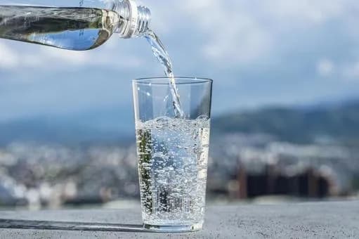 【朗報】炭酸水←美味すぎｗｗｗｗｗｗｗｗｗｗｗｗｗｗｗｗ