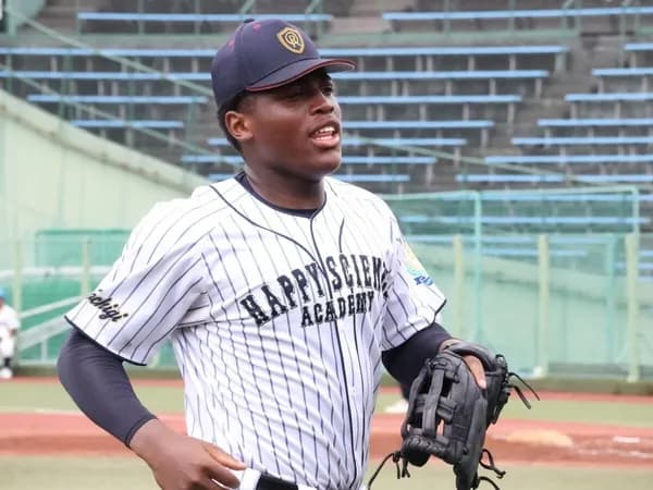 元中日・ドミンゴの息子が3安打4打点の活躍！ 幸福の科学学園が初戦突破