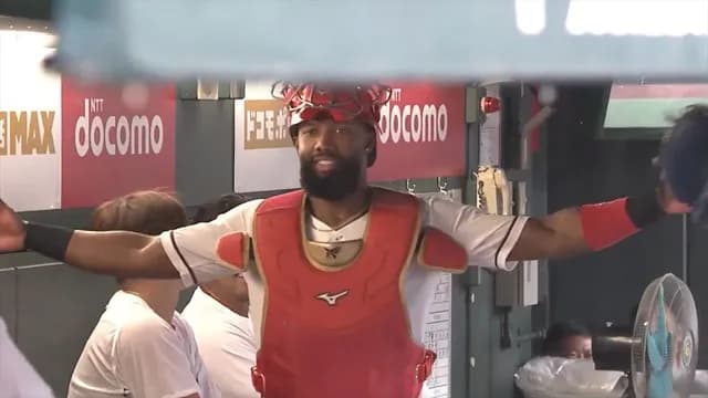 カープファビアン、捕手にコンバートｗｗｗ【雨天中断】