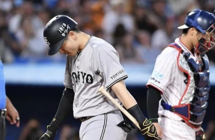 巨人・阿部監督、チーム内首位打者を懲罰交代