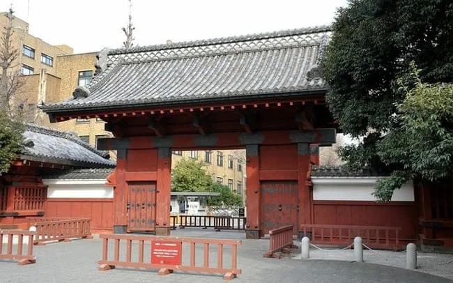 【悲報】文春、東大職員が中国人留学生200人を入学斡旋しカンニング業者との接点も暴露