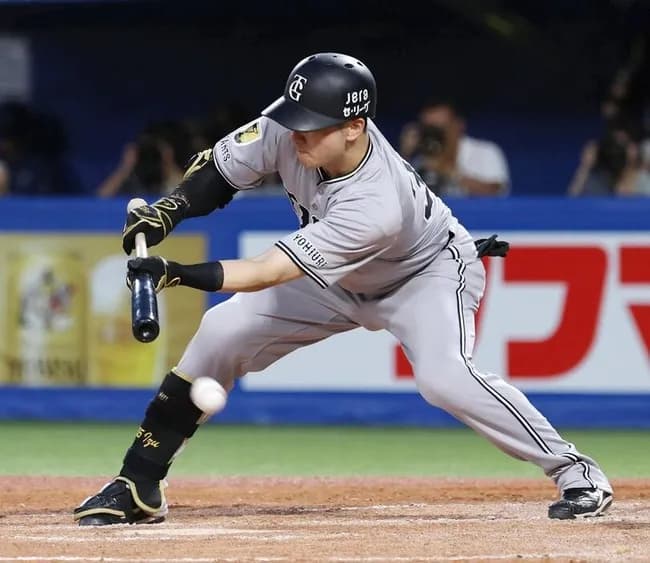 巨人　泉口の休日返上バント練習　二岡ヘッドも見守る「モヤモヤしていても」終了後には「いい顔していた」