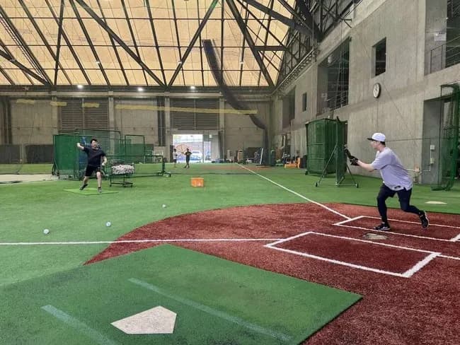 〝懲罰交代〟の巨人・泉口友汰が休日返上バント特訓　17日のヤクルト戦でミス　佐々木とともに30分以上