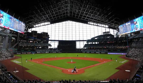 女「プロ野球連れてって！」ワイ「ええよええよ（2人で2万くらいかな...w）」