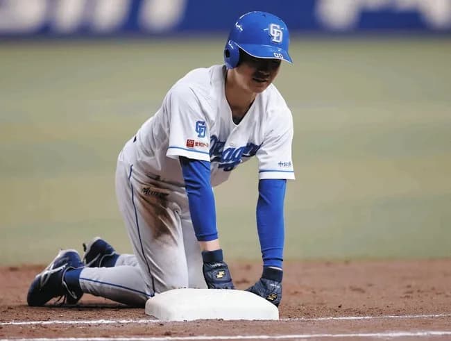 中日・井上監督、９回裏痛恨けん制死の尾田に「まあなぁ…そこはね」コメント控える　前日の試合では後逸