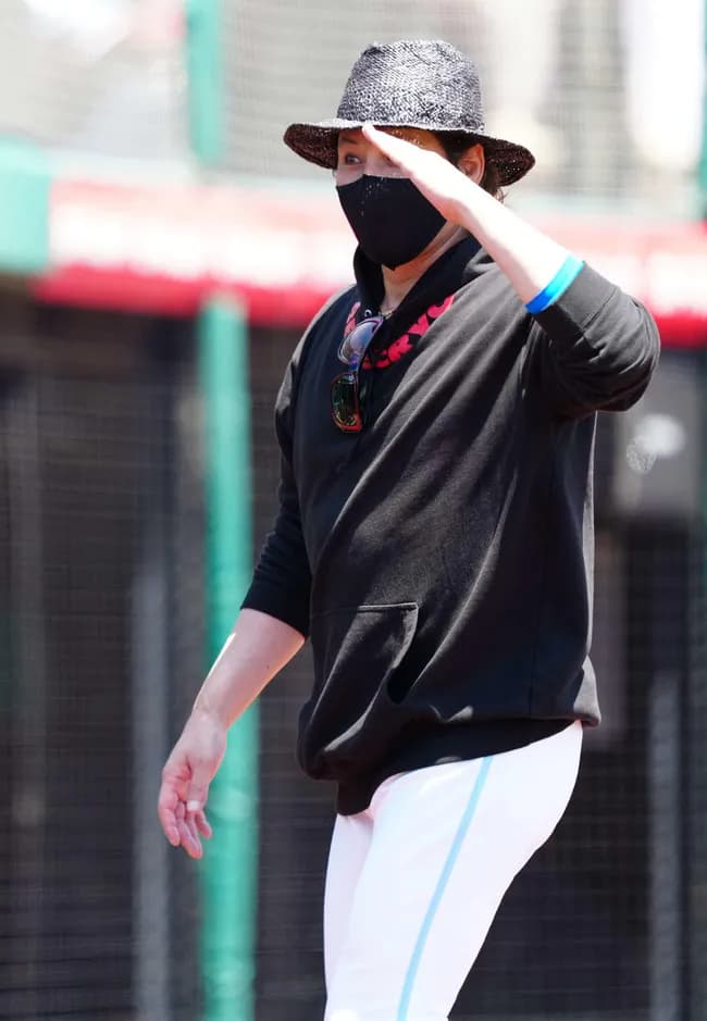 【日本ハム】新庄監督「僕、迷っちゃう！」外野陣起用に「松本くん…今川くん…」うれしい悩み？