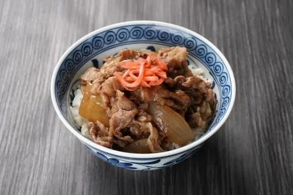 【画像】リュウジ「牛丼をチャーハンにするとマジウメーｗｗｗｗｗｗｗｗｗ」