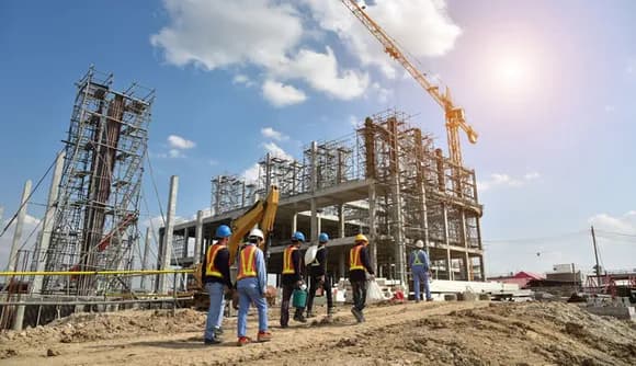 【絶望】建設業界「人手が足りません」→不足数129万人、ニート総動員しても焼け石に水…