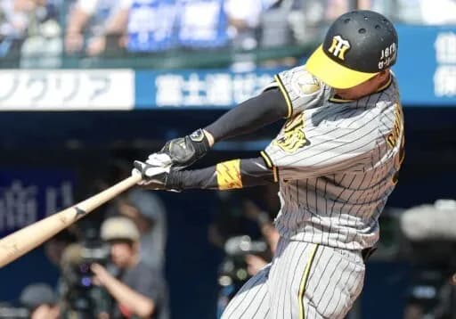 近本光司さん、ライトスタンドへホームランwwwwwwwwwwwwwwwwwww