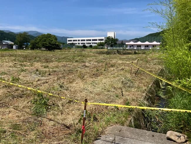 住民「新聞配達員がクマに襲われてるので金属バットを持ち外に出たが恐怖で見てることしかできなかった