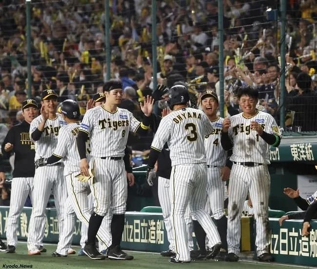 プロ野球、12球団の前半戦入場者数を発表！　阪神が入場者数184万3775人でトップ…日本ハムは前年比11.2％のプラス