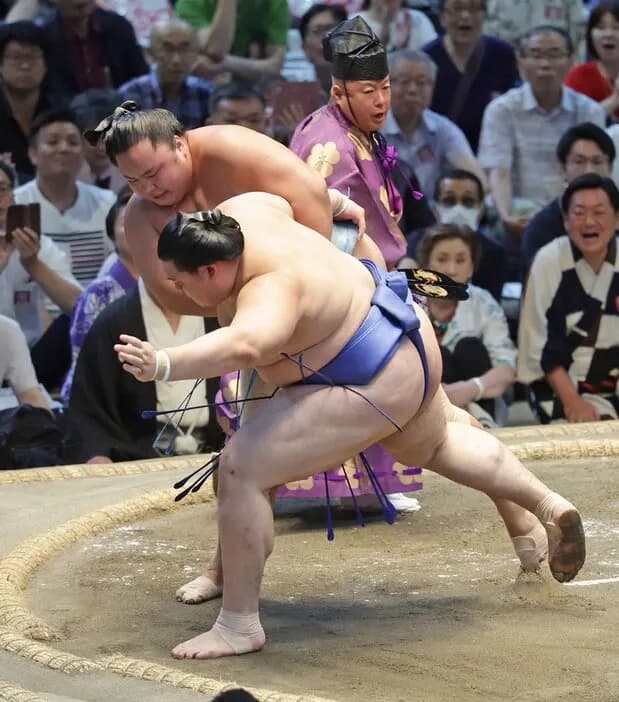 大の里とかいう最強になるはずだった横綱、引き癖という深刻な病を患う