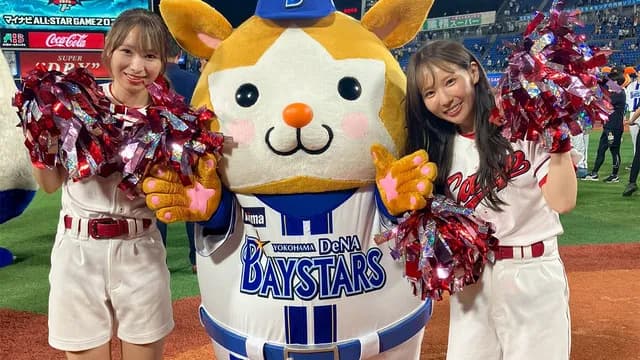 カープのホームランガールが必死にチアガールのダンスを真似するシーン、12球団ファンに大人気ｗｗｗ【オールスター2025】