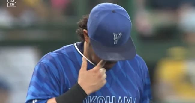 【悲報】DeNA宮﨑、満塁で痛恨のトンネル