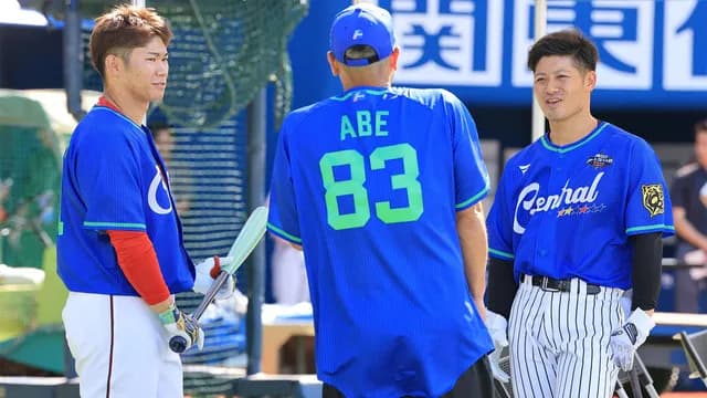 カープ坂倉を巨人阿部監督が直接指導！オールスターで同郷千葉のレジェンド捕手と交流