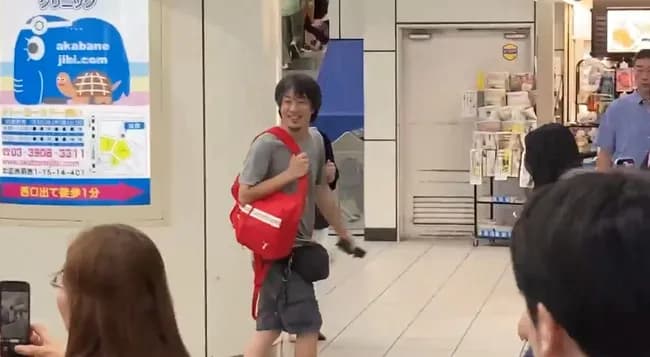 【動画】ひろゆき、ファンのおばさん達に絡まれ囲まれ本性を現してしまう