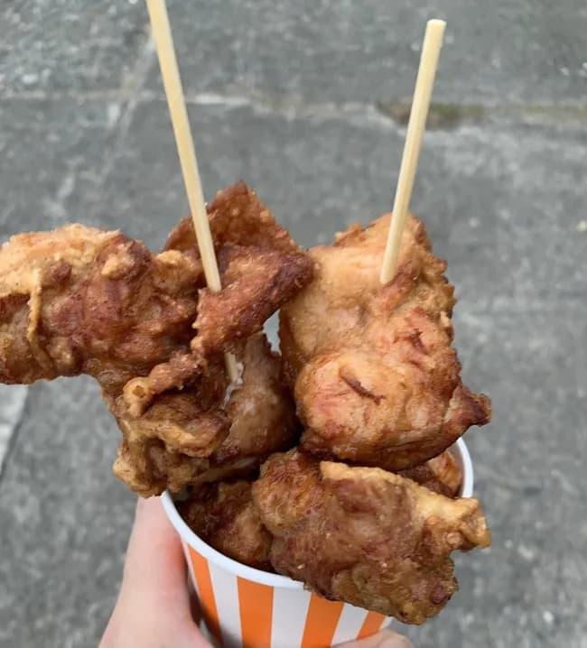 【画像】縁日で売ってる1000円のぼったくり唐揚げｗｗｗｗｗｗｗｗｗｗｗｗ