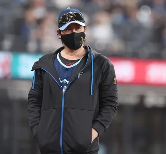 【日本ハム】新庄剛志監督「やっと追いつくことが…ものは考えよう（笑い）」首位陥落も前向き