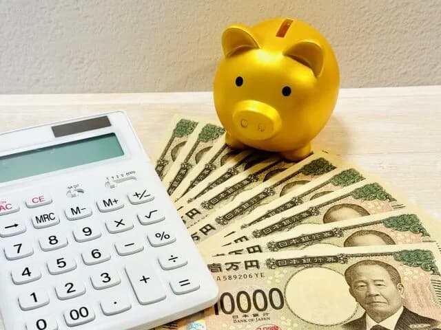 識者「月10万円貯金できないなら住居や職を見直すべきです」