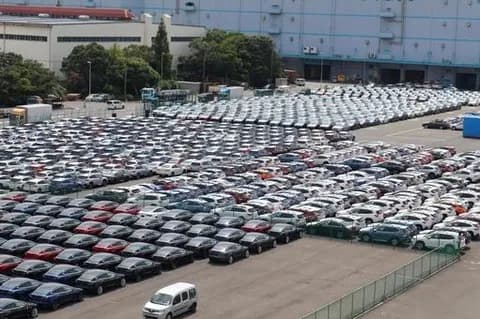 【悲報】アメリカ自動車業界気付く「え待って、関税で日本より俺らの方が不利になってない？」