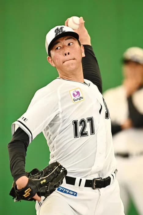 7/31 公示ｷﾀ━━(ﾟ∀ﾟ)━━!!ロッテ、サモンズと本日支配下登録の吉川が昇格！代わりに中村稔弥が抹消