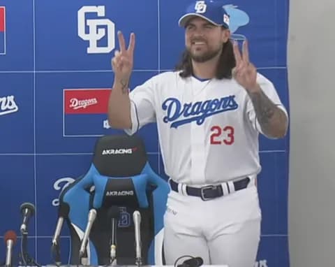 【動画】中日チェイビス、初出場で豪快なホームラン！