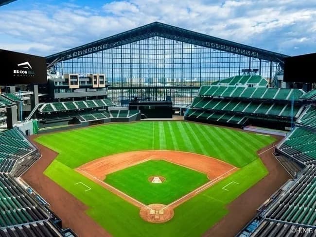 コンサドーレ社長「エスコンでサッカーしたいなあ」→エスコン「一部人工芝に変えましたw」