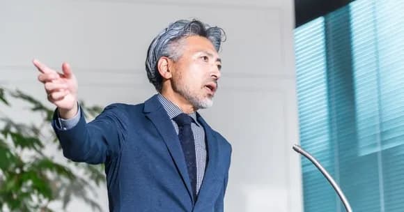 【悲報】経営者「最低賃金1230円？人一人雇うのに284万やぞ…もう無理」