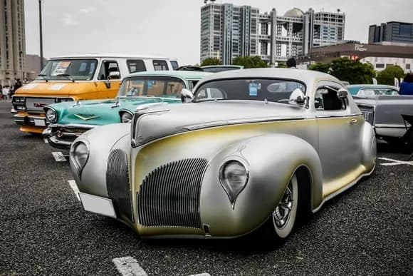 【唖然】アメ車「日本人向けにコンパクトでシンプルにしたぞ！」 →結果ｗｗｗｗｗｗ