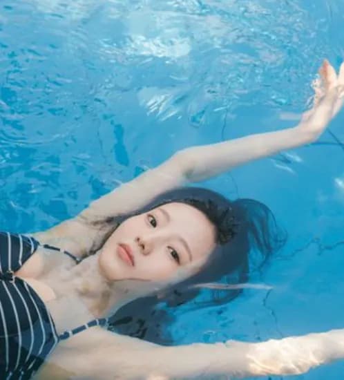 【画像】本田三姉妹のあの子、写真集で下着姿解禁ｗｗｗｗｗｗｗｗｗｗ