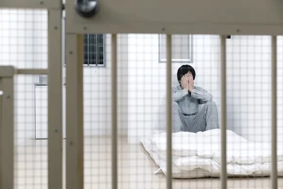 【画像】ワイ、ついに懲役2年を言い渡されてしまう・・・・・