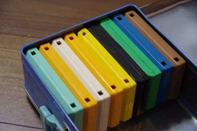 いまだにゲームをダウンロード版じゃなくてカセットで買ってるやつwwwwwww