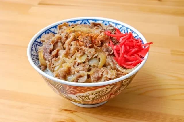 牛丼にとことん向き合ってる牛丼チェーンってないよな？