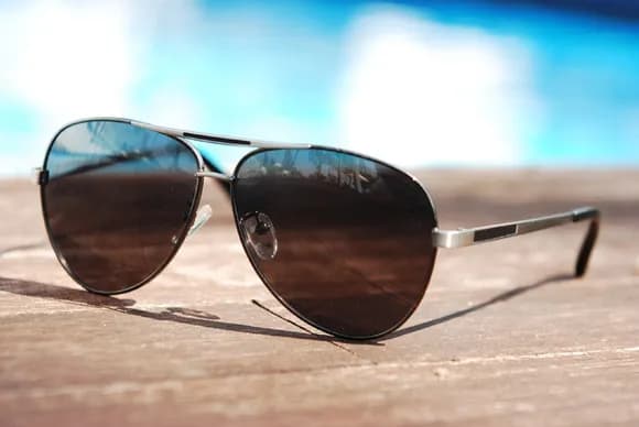 【悲報】日本人特有の「サングラス＝かっこつけ」とかいう謎の風潮ｗｗｗｗｗｗｗｗｗｗｗｗｗｗｗｗ