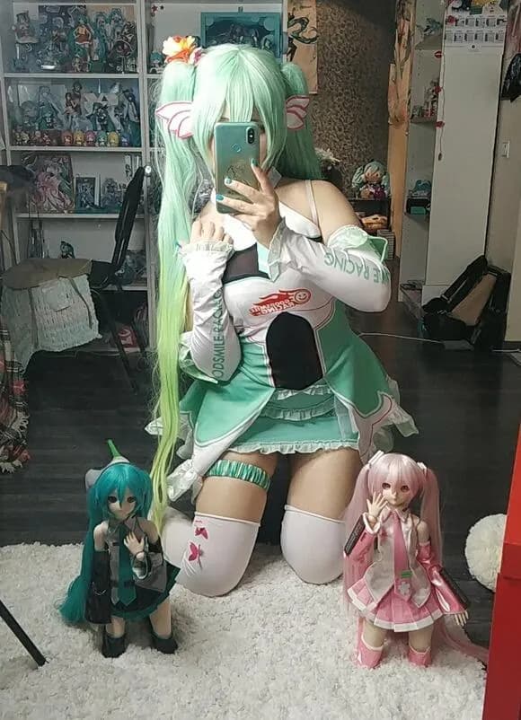 【画像】ロシア人美女さん、日本のオタクイベントに単身乗り込んでしまうｗｗｗｗｗｗｗｗｗ