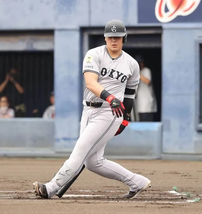 【巨人】途中交代の岡本和真は「大丈夫です」と言い残し試合中に帰宅…２軍日本ハム戦
