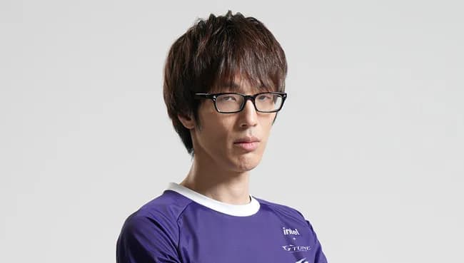 人気プロゲーマーマゴさん、気絶する