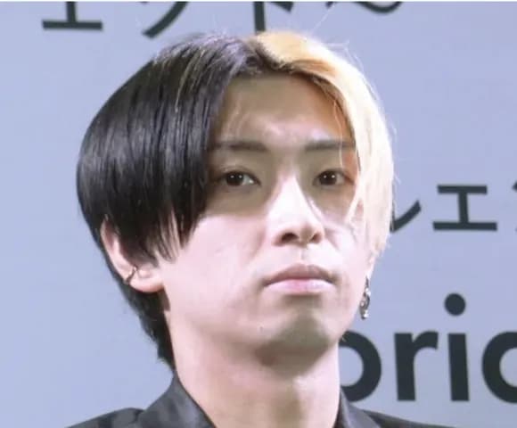 【悲報】ヒカル、結婚してるのにセクシー女優とキスして言い訳してしまう・・・・