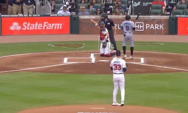 MLB初の女性審判さん、華々しくデビュー