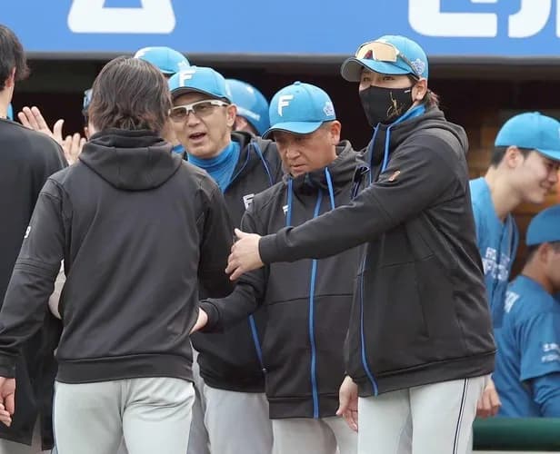 2か月前の新庄監督「近藤くん、柳田くん、正木くん戻ってきて。どんどんエース級も来てちょうだい」」SBに異例のお願い