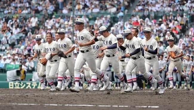 【甲子園】東洋大姫路が花巻東に勝利で１４年ぶり１６強　最後は阪下漣が締めた　「死のブロック」堂々２勝