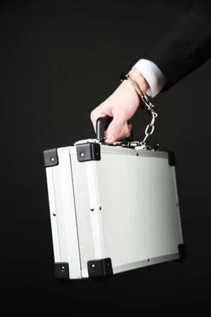 【悲報】メンズのカバン、何持ってもダサい問題ｗｗｗｗｗｗｗｗｗｗｗｗｗ