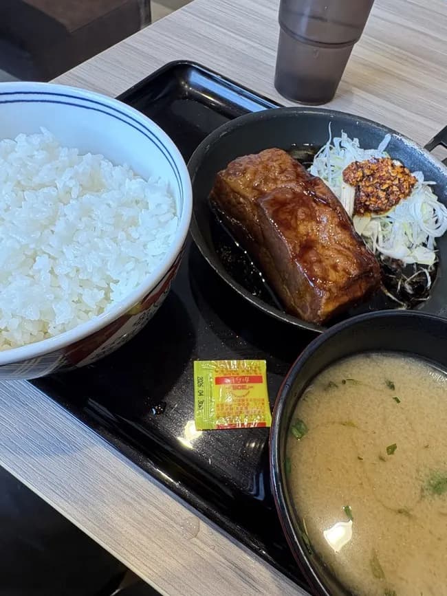 【緊急】吉野家の厚切り豚角煮定食、ガチで美味いぞｗｗｗｗｗｗ