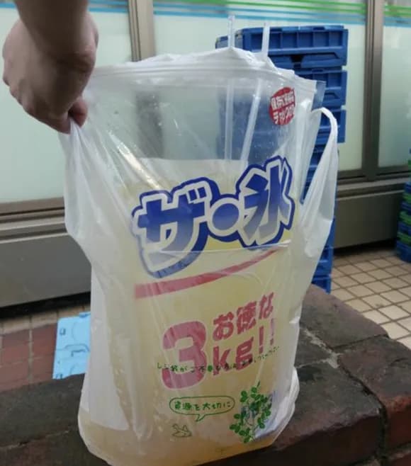 【悲報】ドカタのコーラの飲み方、一同驚愕ｗｗｗｗｗｗｗｗ